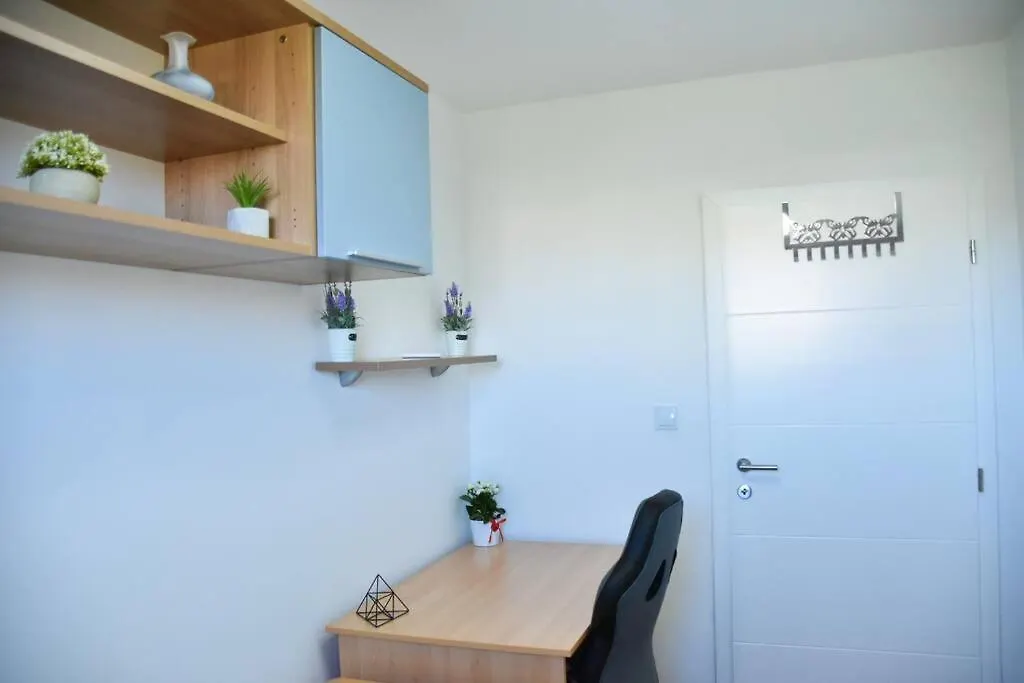T&T Sea View Apartment, Balcony, Barbecue, Parking Zadar 0*,  Croatia