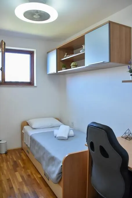 Apartmán T&T Sea View Apartment, Balcony, Barbecue, Parking Zadar